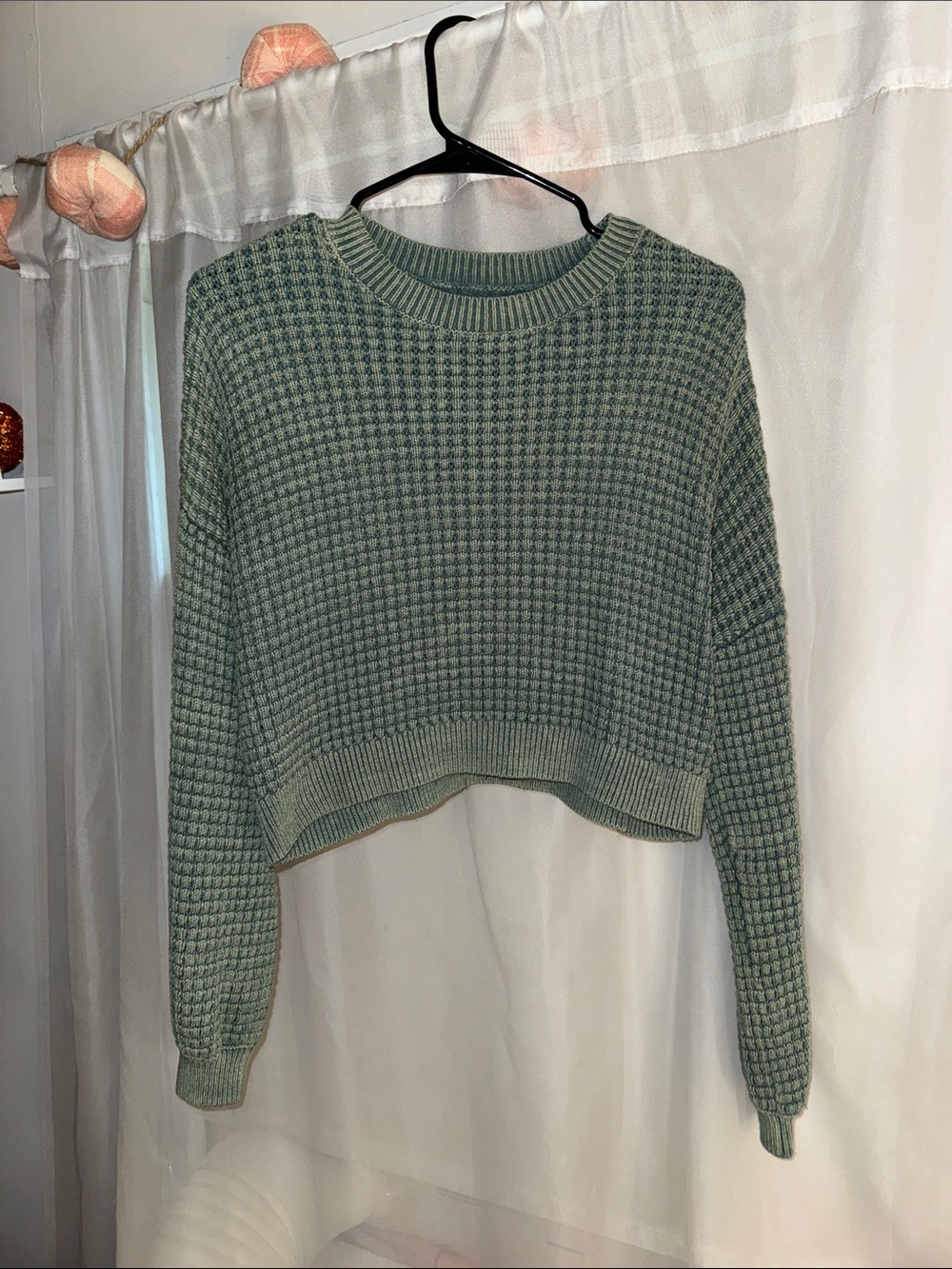 Hollister Cropped Waffle Knit Sweater in Sage